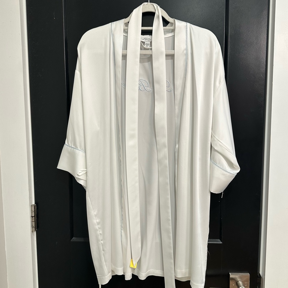Bridal Robe - Picture 2 of 3
